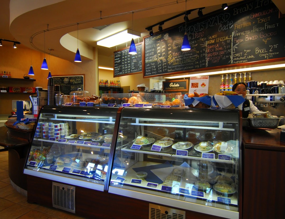 Banner Courtyard Cafe 01